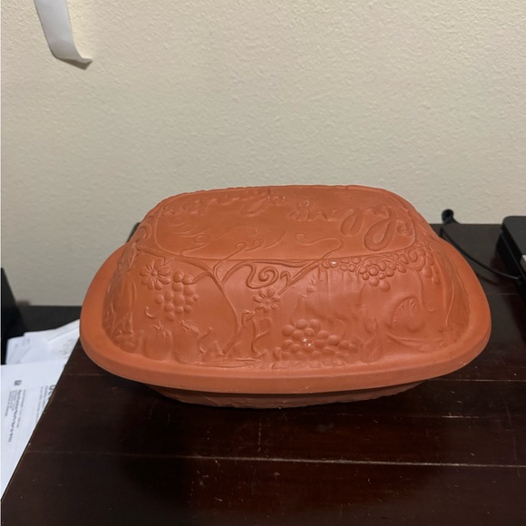 Vintage Clay Pot Cooker with Grape Pattern Design Terracotta - Picture 4 of 9